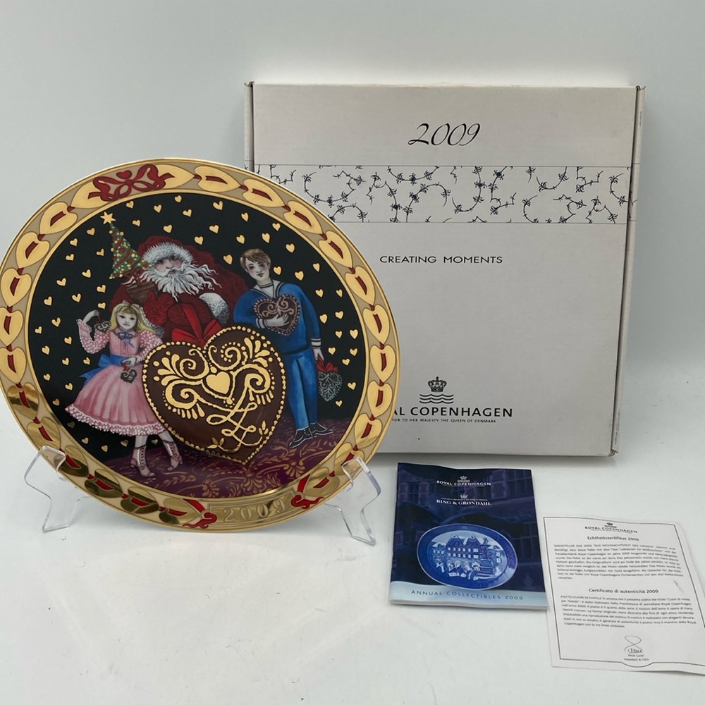 Royal Copenhagen 2009 Hearts of Honey for Christmas Plate